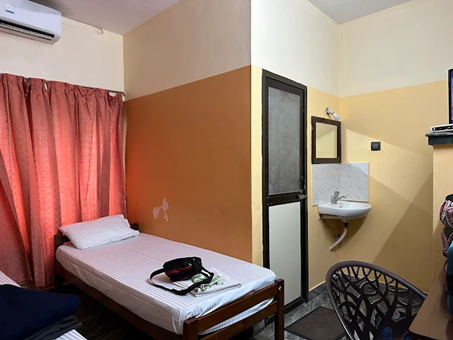 2 x SINGLE ROOM